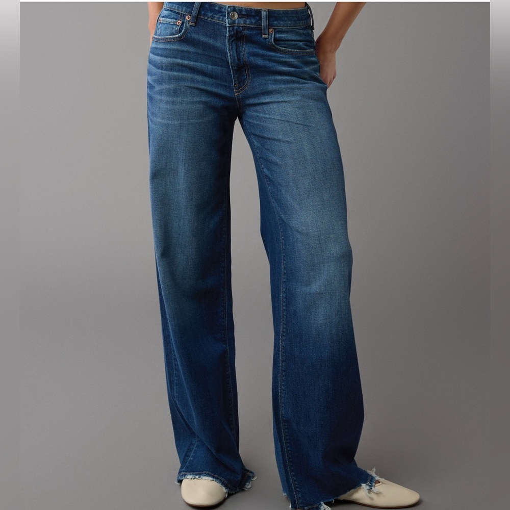 AE Dreamy Drape Stretch Low-Rise
Baggy Wide-Leg Jean